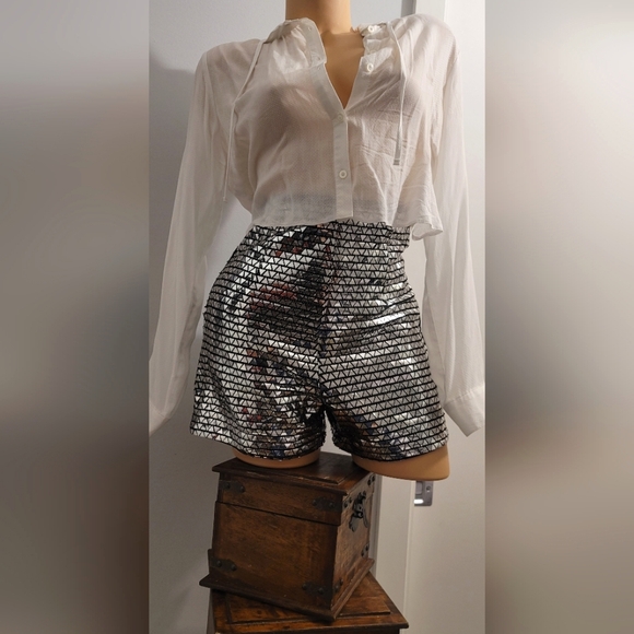 RARE ZARA TRINNY SILVER TRIANGLE METALLIC EFFECT SEQUIN SPARKLY SHORTS  Size XS - Picture 3 of 12